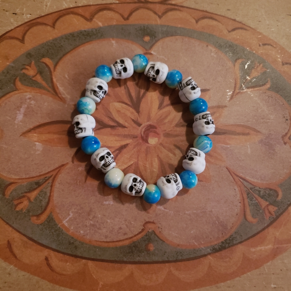 Bracelets - Picture 15 of 16
